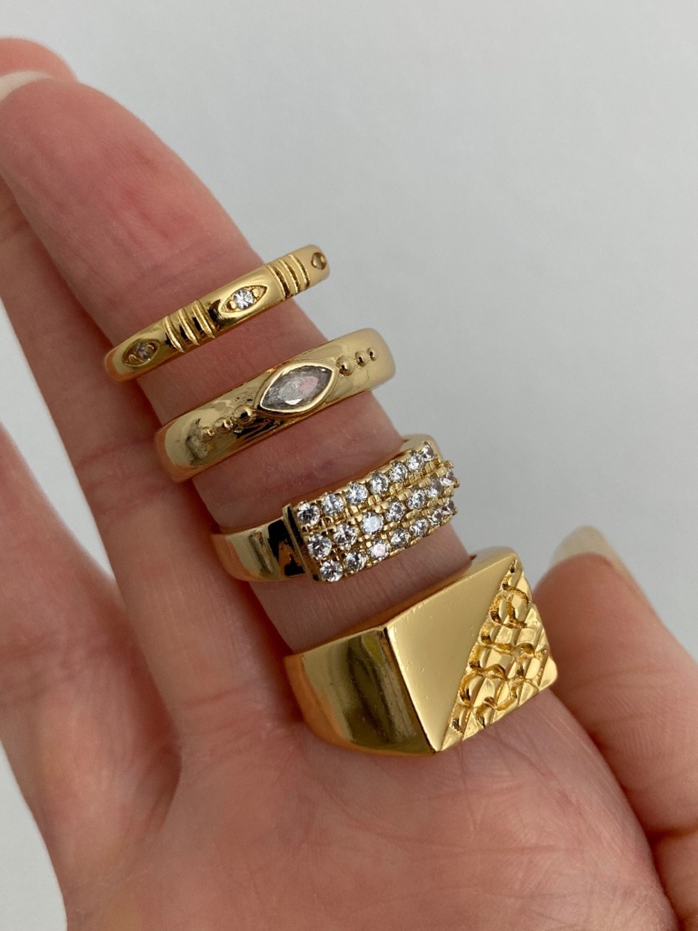 Vanessa Mooney SZ7 Ring SET Gold Stackable layering cocktail Rings Gold Set New
